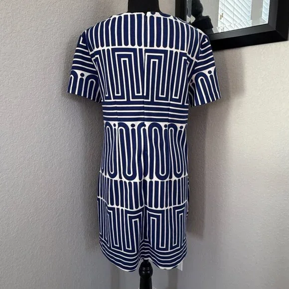 TRINA TURK Zap Geometric Short Sleeve Shift Dress Blue White Large - Picture 4 of 10